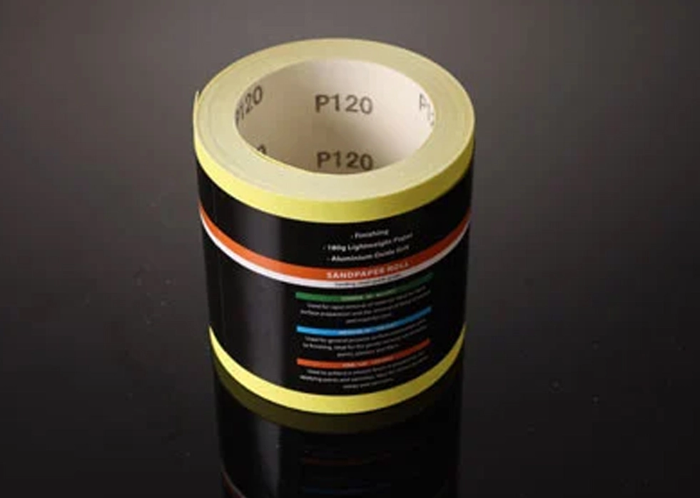 Application des rouleaux de papier de sable d'oxyde d'aluminium