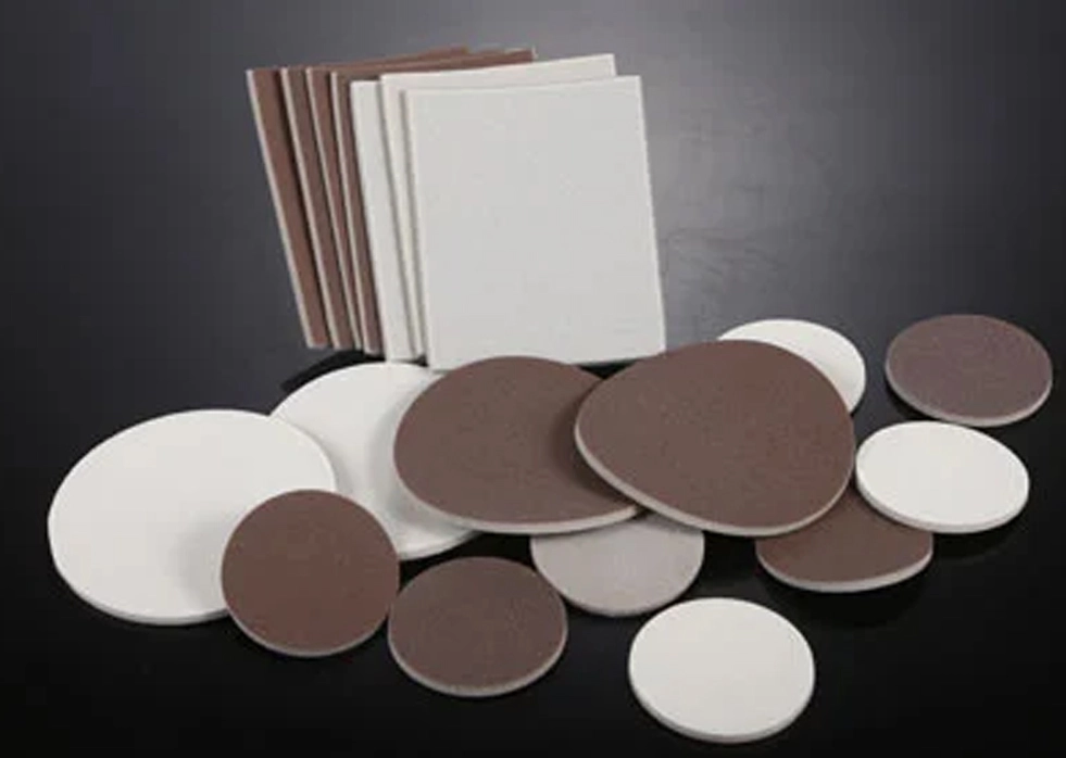 Comment utilisez-vous et entretenez-vous correctement la mousse de ponçage pour assurer des performances et une longévité optimales?