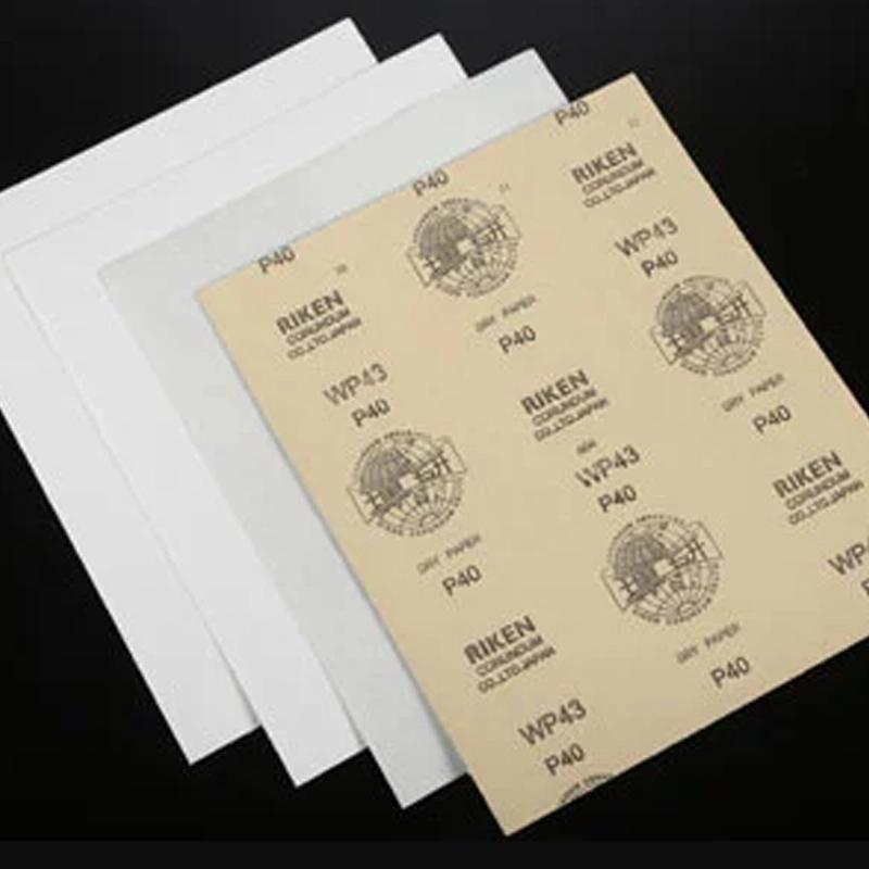 Quels sont quelques conseils pour utiliser du papier de sable à l'oxyde d'aluminium?